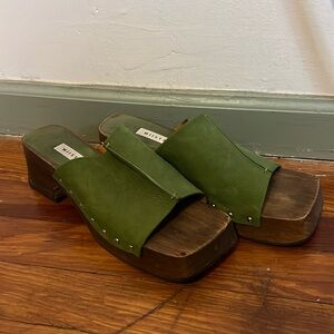 MIISTA wooden clogs